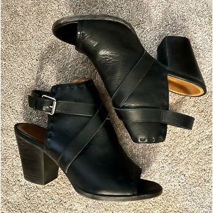Frye leather sandals